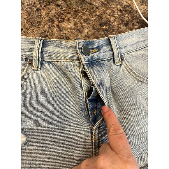 Amuse Society Cut Off Distressed Button Fly Jean Shorts Size 27 - Picture 3 of 7